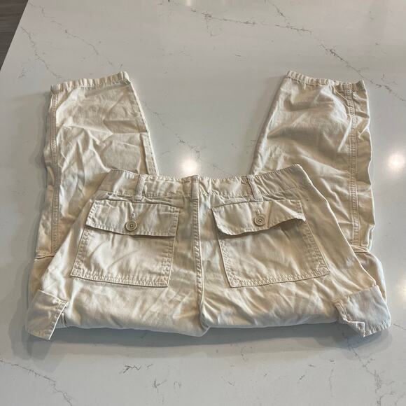 Frame Relaxed Utility Cargo Pant Cropped in Flax Size 24 - Picture 7 of 10